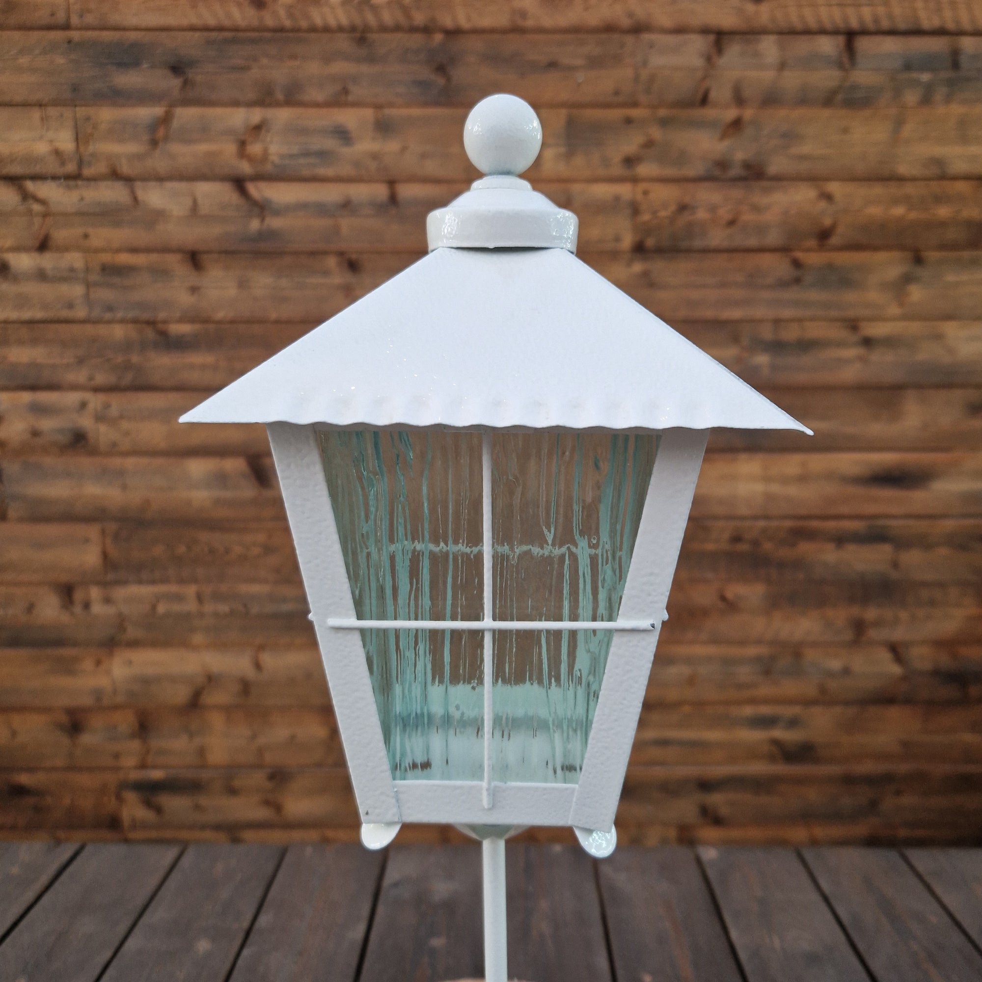 Gravlykta låg vit med kula